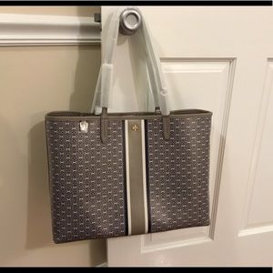 New Tory Burch Gemini Link Tote in French Gray